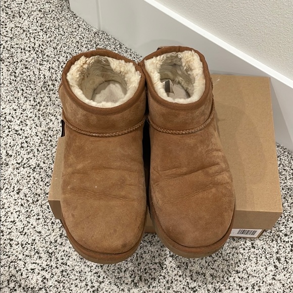 UGG Classic Ultra Mini - Picture 3 of 11